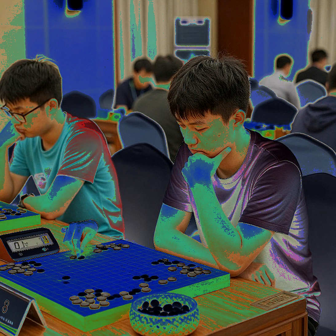 Salesforce, ChessBase và dòng tít lệch: đọc lại một sản phẩm cờ vua