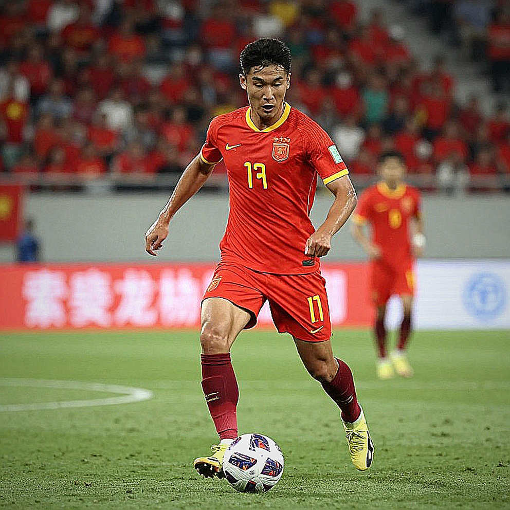 Six or Seven: Juventus's Threshold and the Forgotten Goalkeeper Question