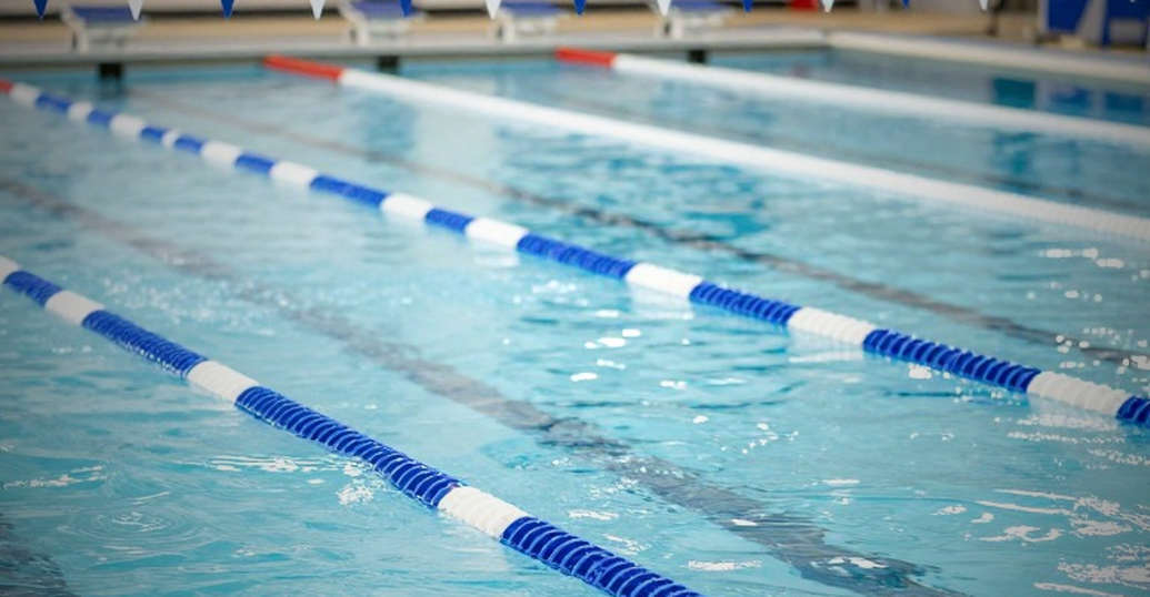 Katie Grimes, 4:03.27 và khoảng cách 0,24 giây: đọc lại một đường bơi 400 hỗn hợp ở dual meet NCAA