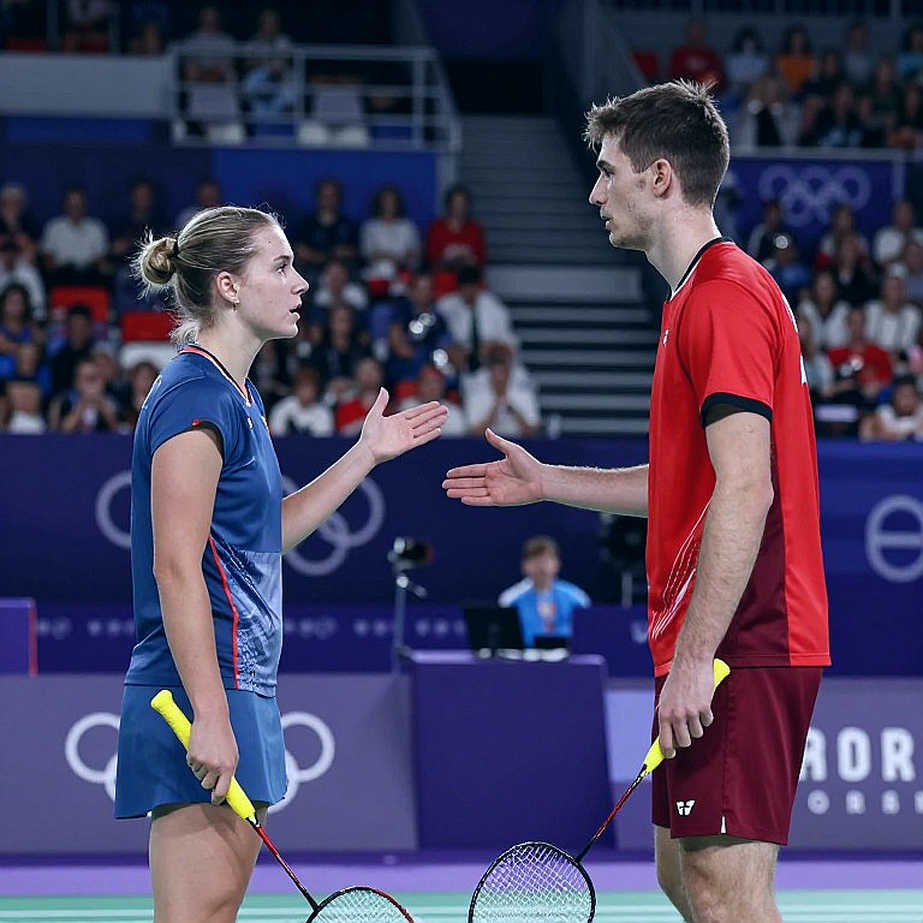 Alwi Farhan tập cùng Kento Momota trước Asian Games 2026: Khi dữ liệu chưa lên tiếng