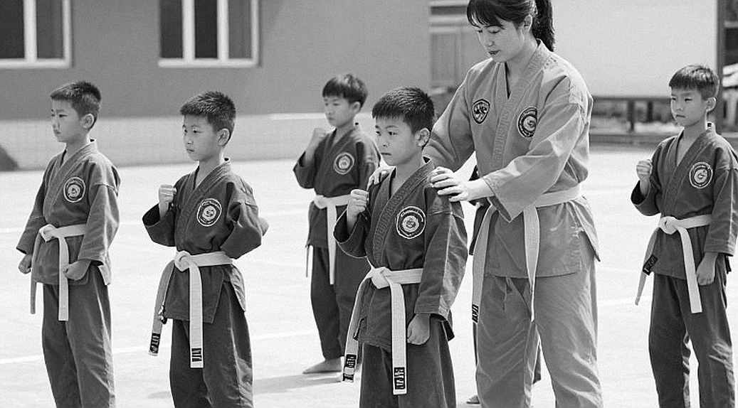Raoni Barcelos Rời Bệnh Viện: Khi Tuổi 39 Trở Thành Đối Thủ Lớn Nhất Trong Hạng Gà UFC