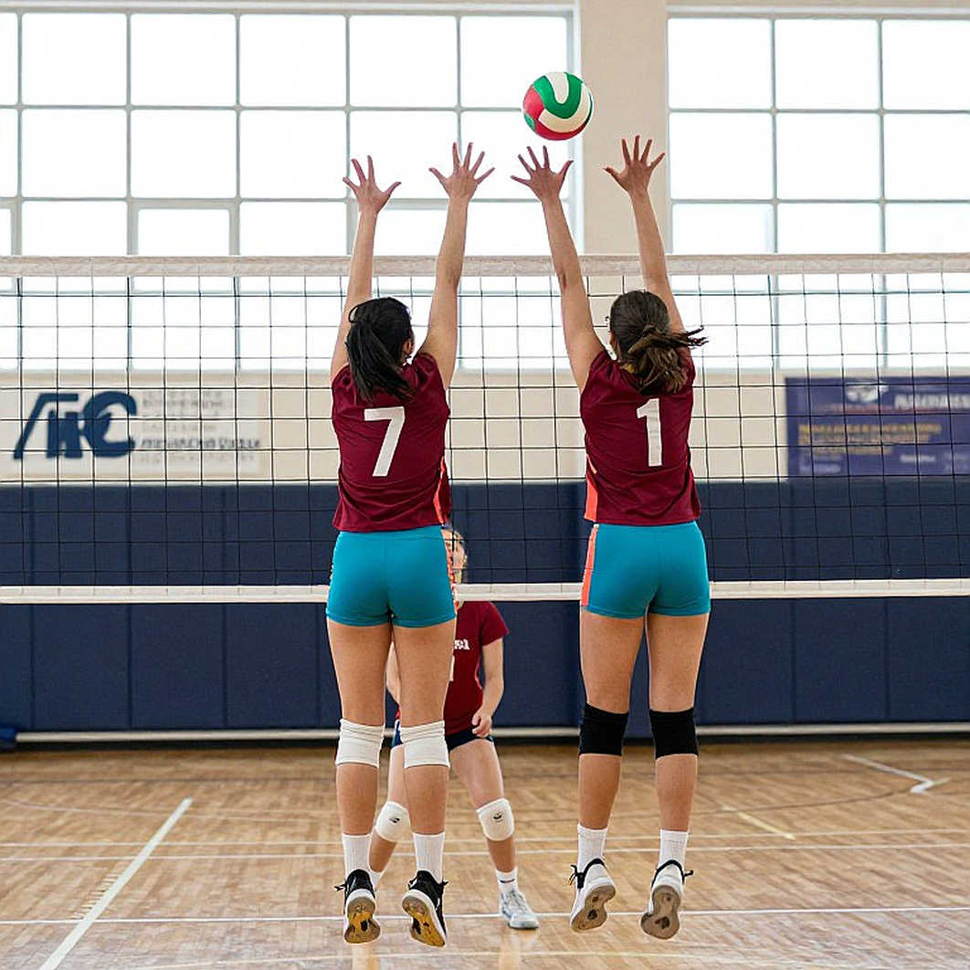 Bóng chuyền nữ Asiad 20: Nhật Bản vào chung kết sau 84 phút, Trung Quốc sau năm set
