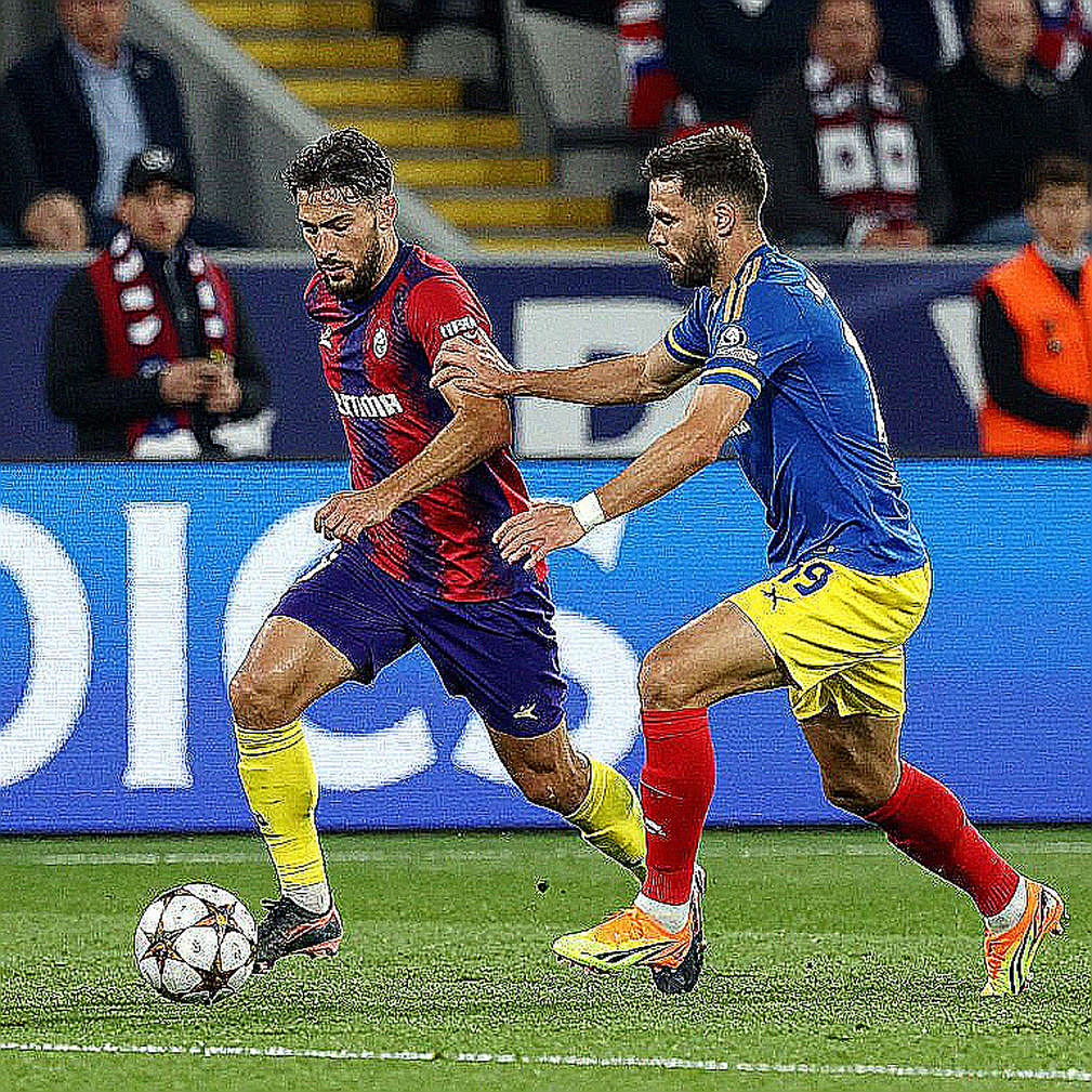 Bàn gỡ phút 54 của Diego Velásquez: Đọc điểm số Dukla Praha bằng con mắt trọng tài