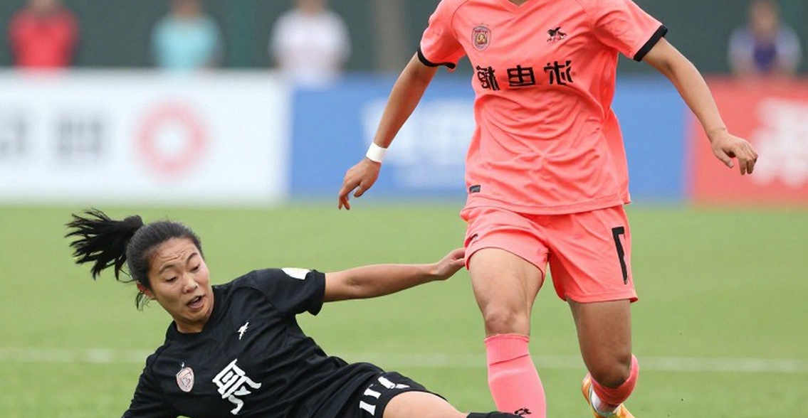 Ba trận trong bảy ngày: Liverpool xoay tua trước Brentford và bài toán bị bỏ quên ở hành lang cánh