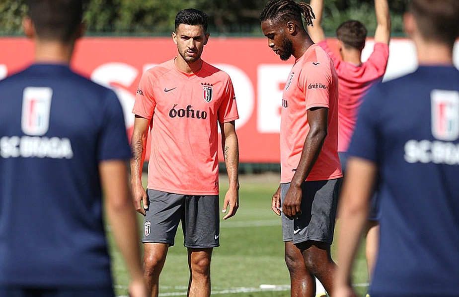 Olaha Manh Duc and Williams Minh Hoang Naturalized: Two Decisions, Three Points Still Unverified Olaha Manh Duc and Williams Minh Hoang Naturalized: Two Decisions, Three Points Still Unverified