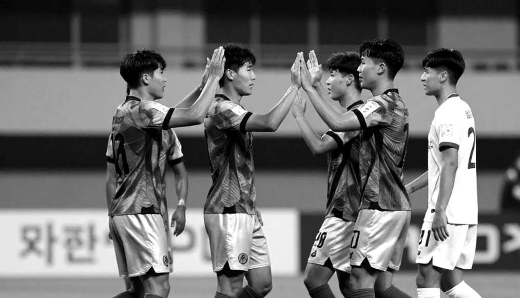 VAR, ông Trần Ngọc Nhớ và sáu phút bù giờ ở Bình Dương: khi trọng tài được cứu, nhưng không ai được giải thích