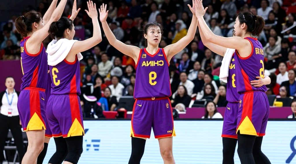 Hồ sơ trống giữa mùa hè 2026 của bóng đá Việt Nam