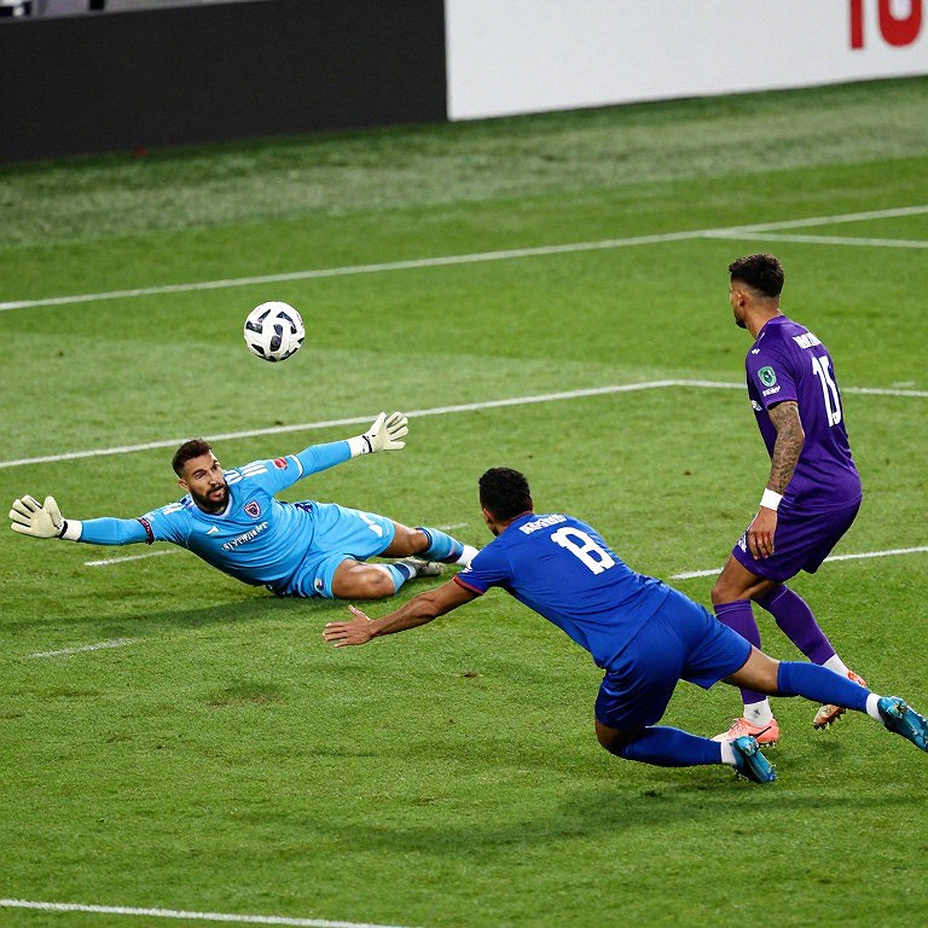 Bảy bàn trong bảy tuần: Trabzonspor đang sống nhờ một đôi chân 34 tuổi