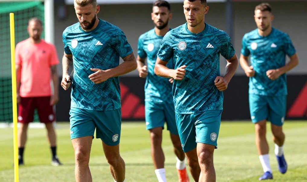 Moberg Karlsson và hợp đồng sáu tháng: lịch thi đấu J.League, không phải tuổi tác, đã đóng cửa thị trường