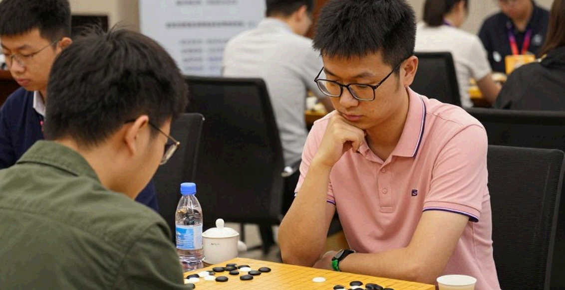 Tàn cuộc và người dịch: Karsten Müller trong kỷ nguyên cỗ máy