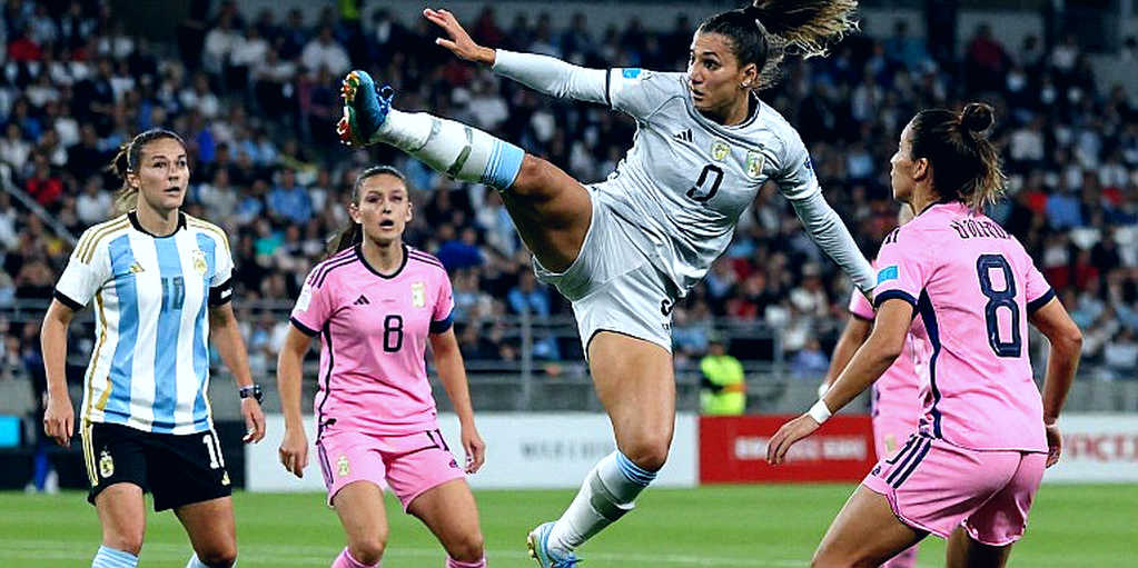 Hormiga González và mẫu số bị đánh tráo ở Olympiacos