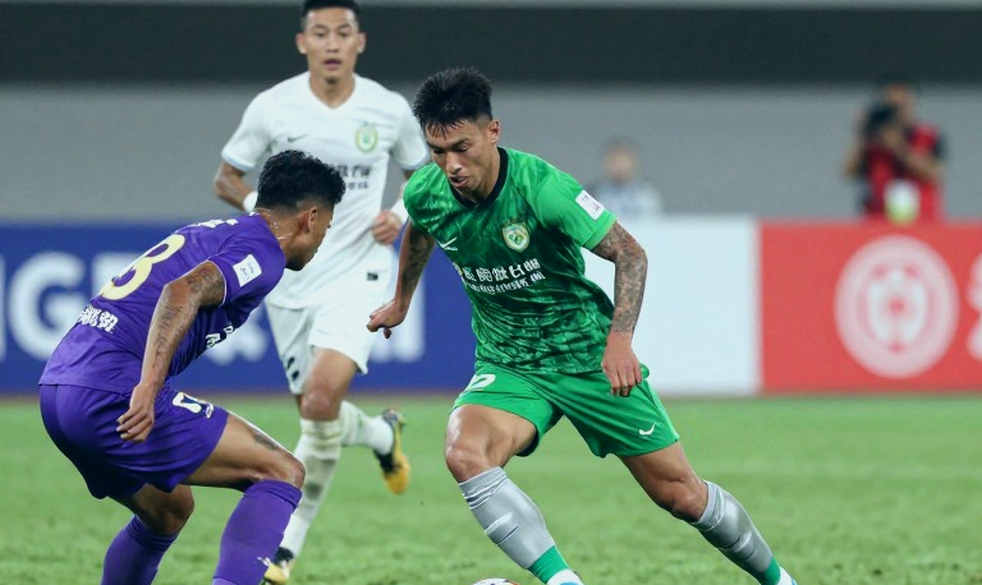 Giải mã sự sụp đổ của hàng thủ bốn người: Vì sao V-League quay về ba trung vệ Giải mã sự sụp đổ của hàng thủ bốn người: Vì sao V-League quay về ba trung vệ